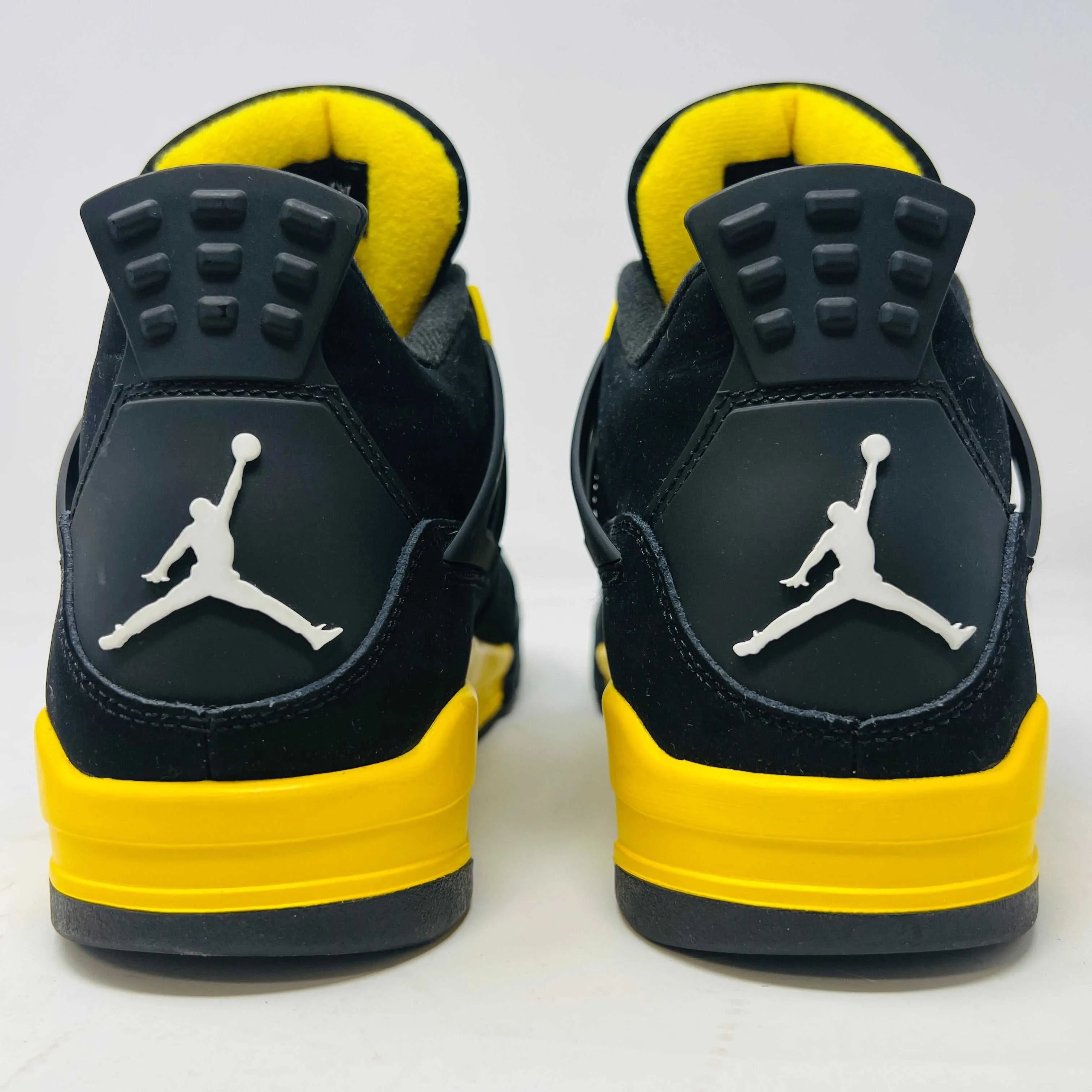 Jordan 4 Retro Thunder (2023)