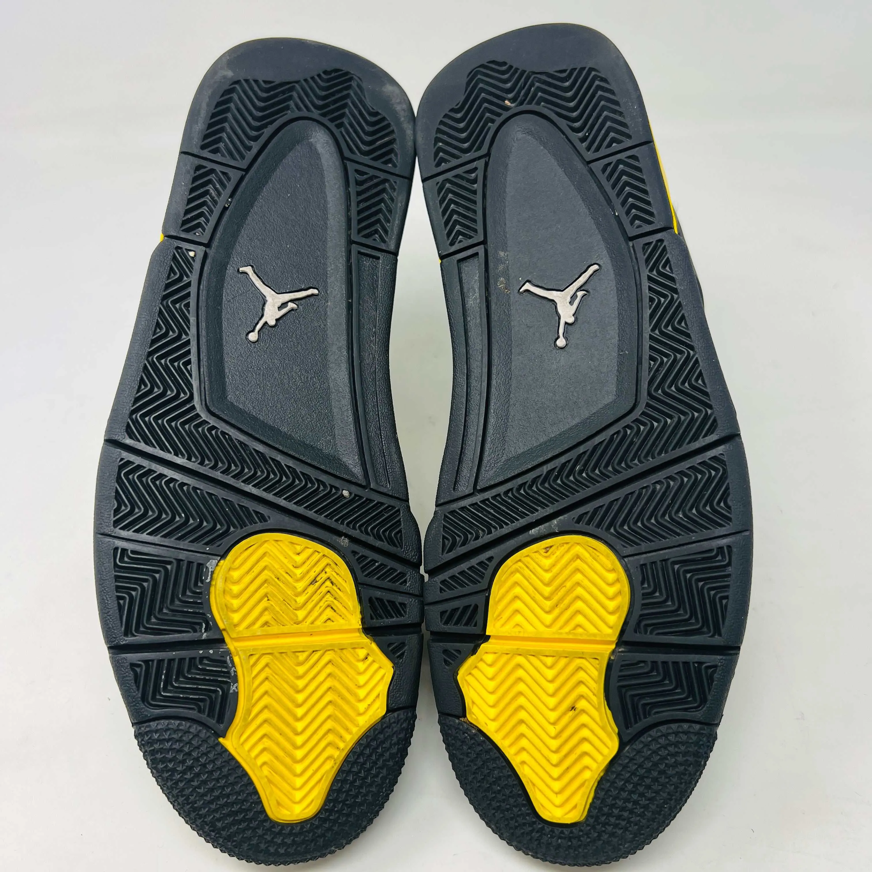 Jordan 4 Retro Thunder (2023)