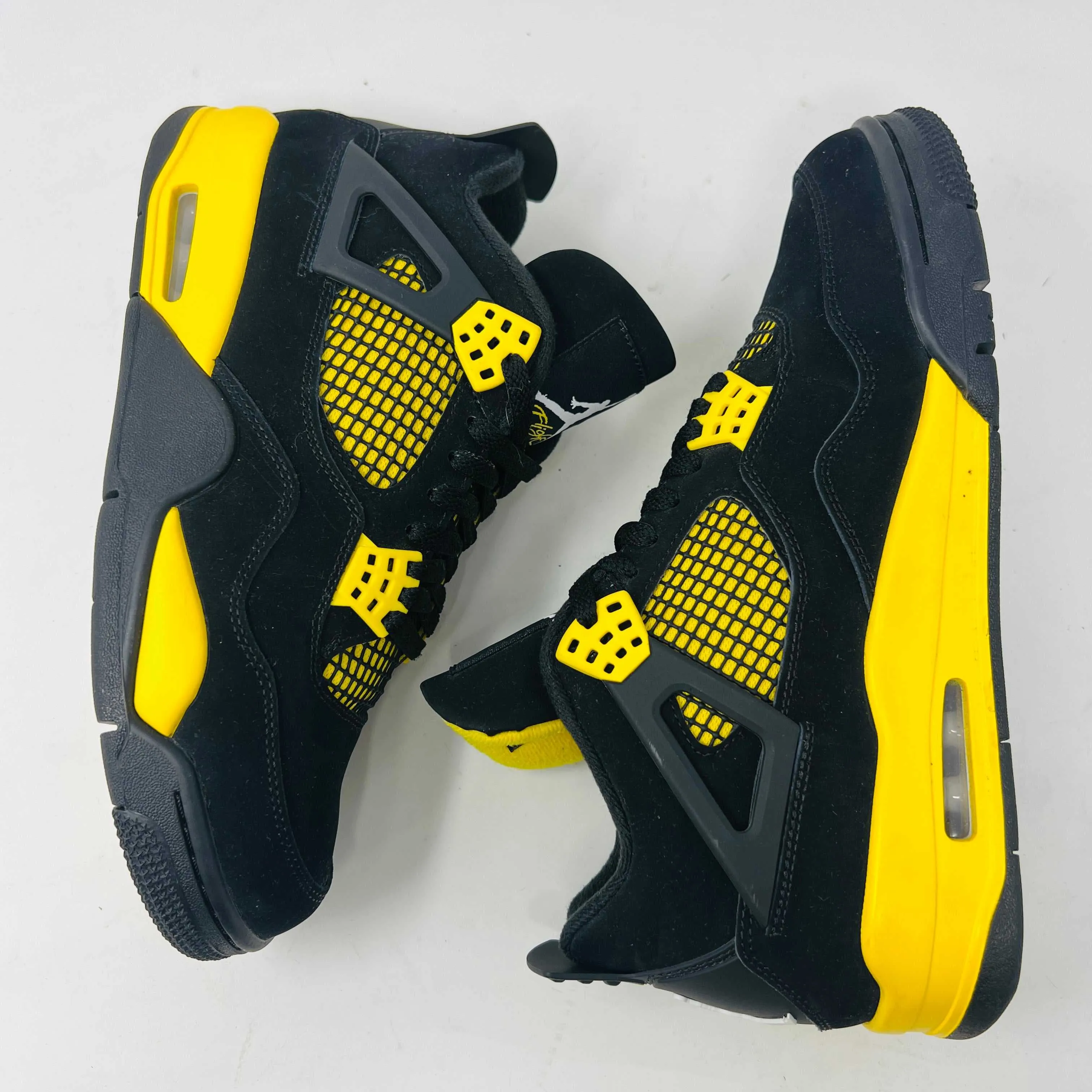 Jordan 4 Retro Thunder (2023)