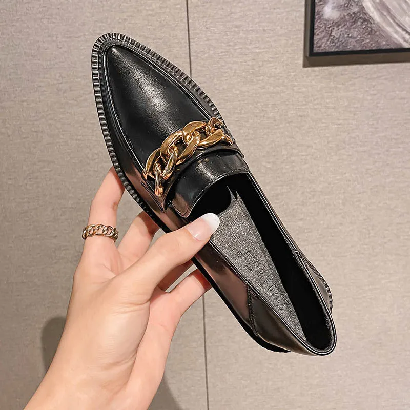 Women‘s Metal Chain Retro Pointed Shoes Thick Bottom Loafers